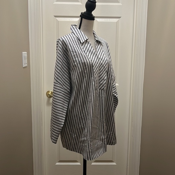 Chicos size 3 soft stretchy shirt. Lightweight. Summer ready - Picture 2 of 5